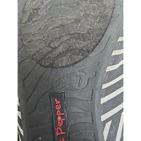 Pink&Pepper Womens 7 Zebra Striped Flats READ - Picture 11 of 11